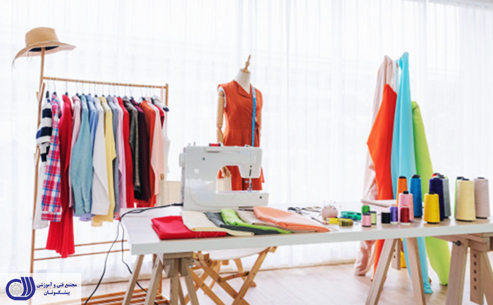 طراحی لباس یکی از پرسود ترین صنایع در سراسر جهان است که فرصت های شغلی جذاب و درآمد زایی را ارائه می دهد